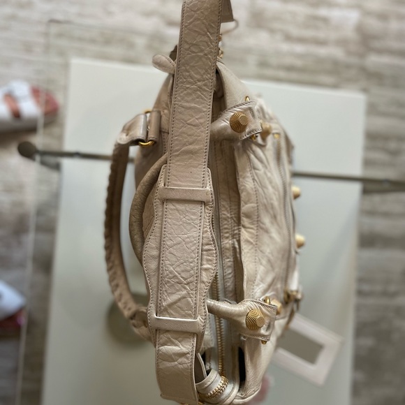 Balenciaga white city bag with gold detailing. Large size. - Picture 7 of 16